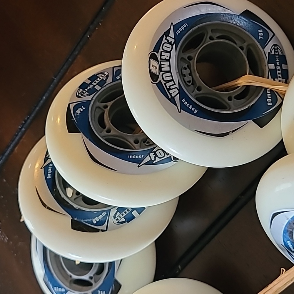 Hyperwheel White and Blue Indoor Hockey Formula G Wheels - Picture 5 of 5